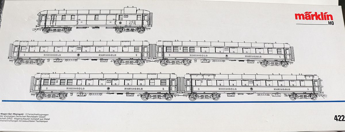 Märklin 4228, Wagen-Set "Rheingold", 5 Fernschnellzugwagen der DR in Rheingoldfarben
