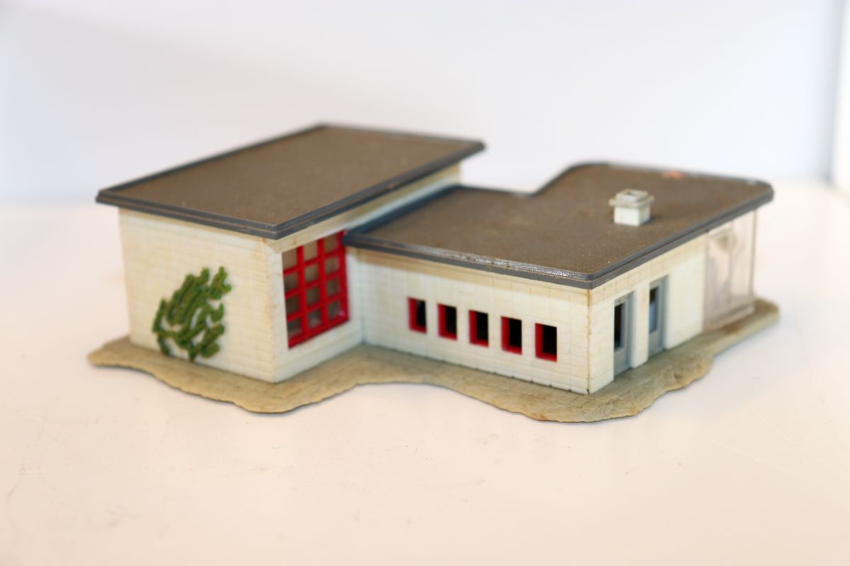 Model Kit SW21185, Car Wash (already assembled from kit, item comes from a dismantled layout), for H0 scale, 