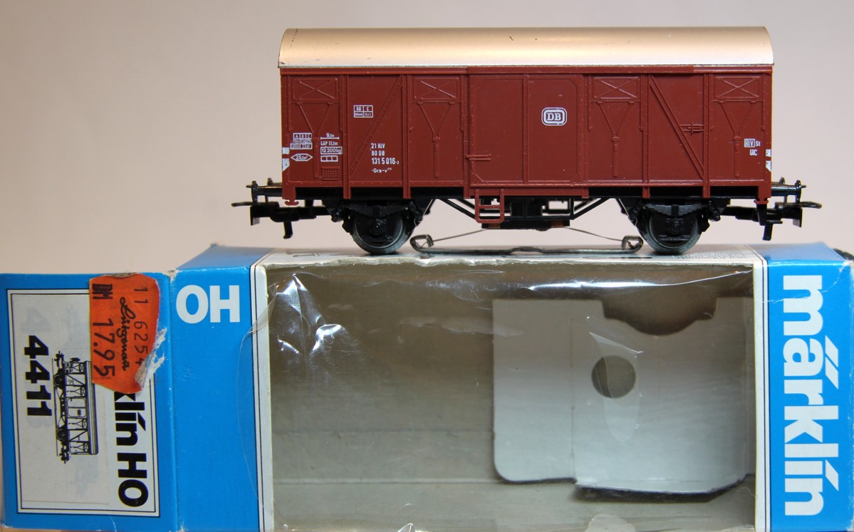 Märklin 4411, Gedeckter Güterwagen Bauart Gs-uv 213 der DB, braun, Epoche IV, AC, Spur H0, in OVP