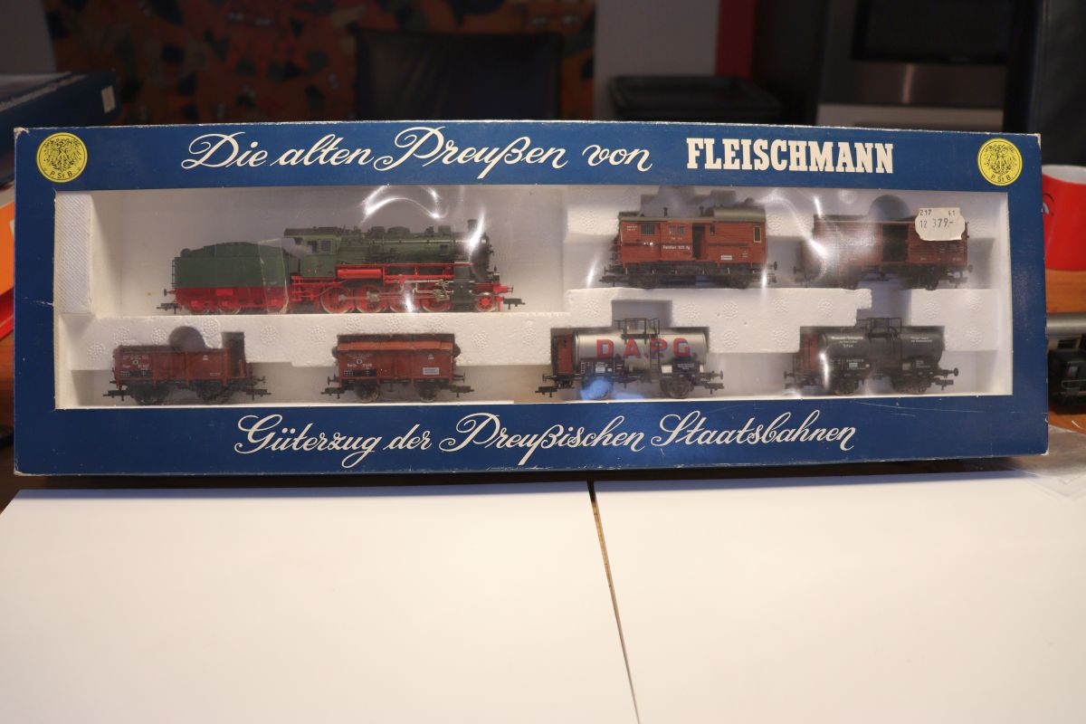 Fleischmann 4884, Güterzug der Preußischen Staatsbahnen, Dampflok mit Tender + 6 Gütwrwagen