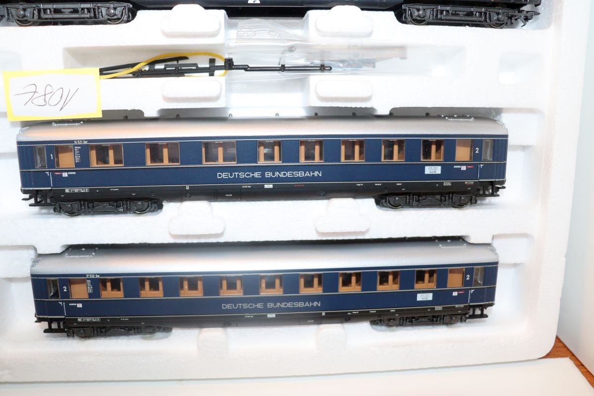 Märklin 43209, DB Loreley A4üe 4-piece Express Train Car Set, Era III, AC, for H0 scale, with original packaging.