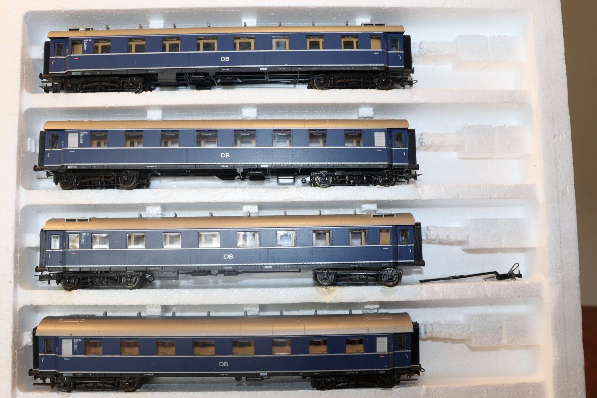 Liliput 835,  Personenwagen-Set 5-teilig der DB
