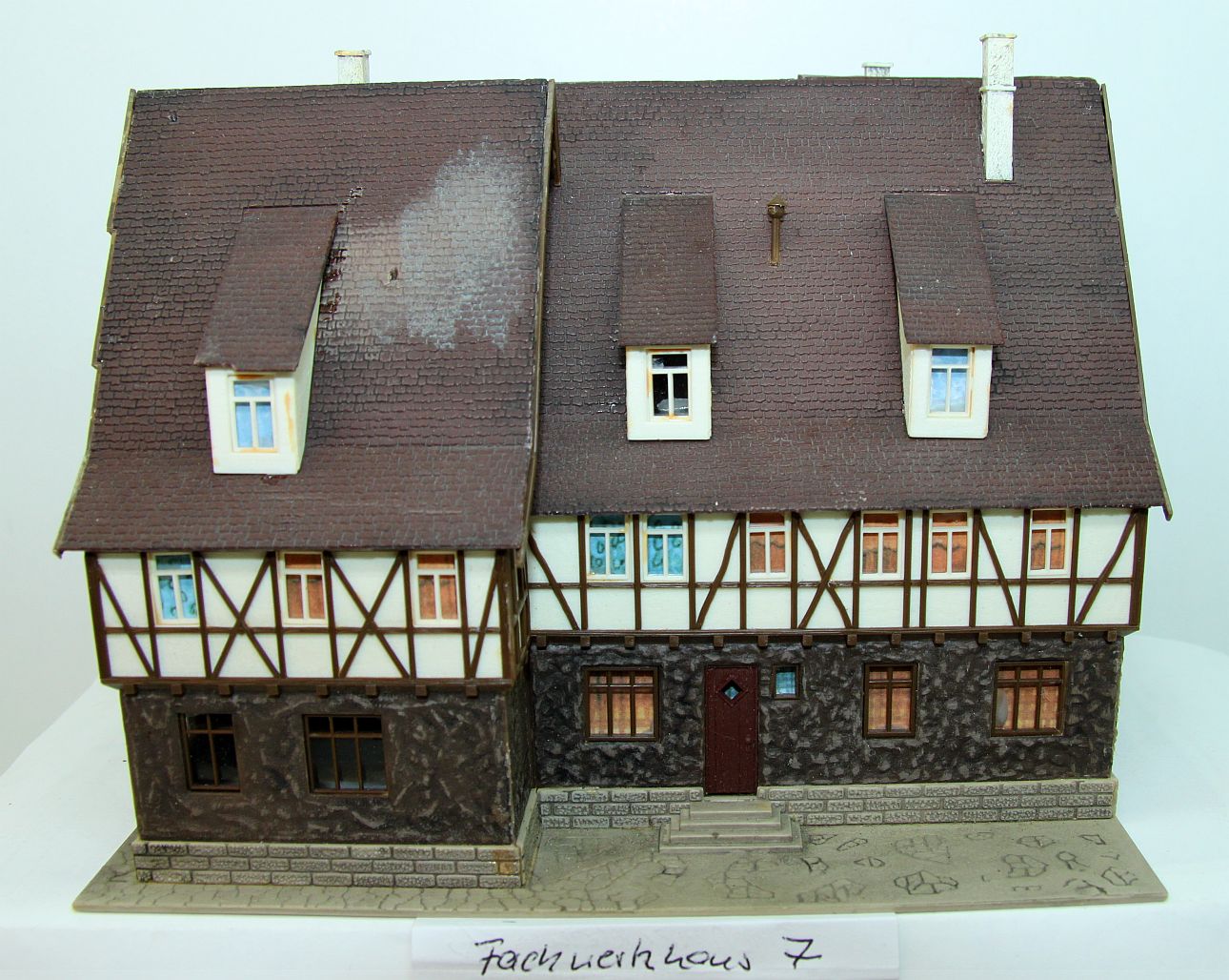Modellbau SW19720, half-timbered house 7, (already assembled from kit), for H0 gauge, without original packaging, see pictures