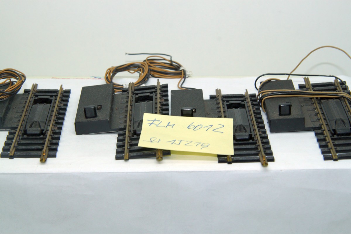 FLEISCHMANN 6012, Entkupplungsgleis Elektrisch, L = 102 mm, 