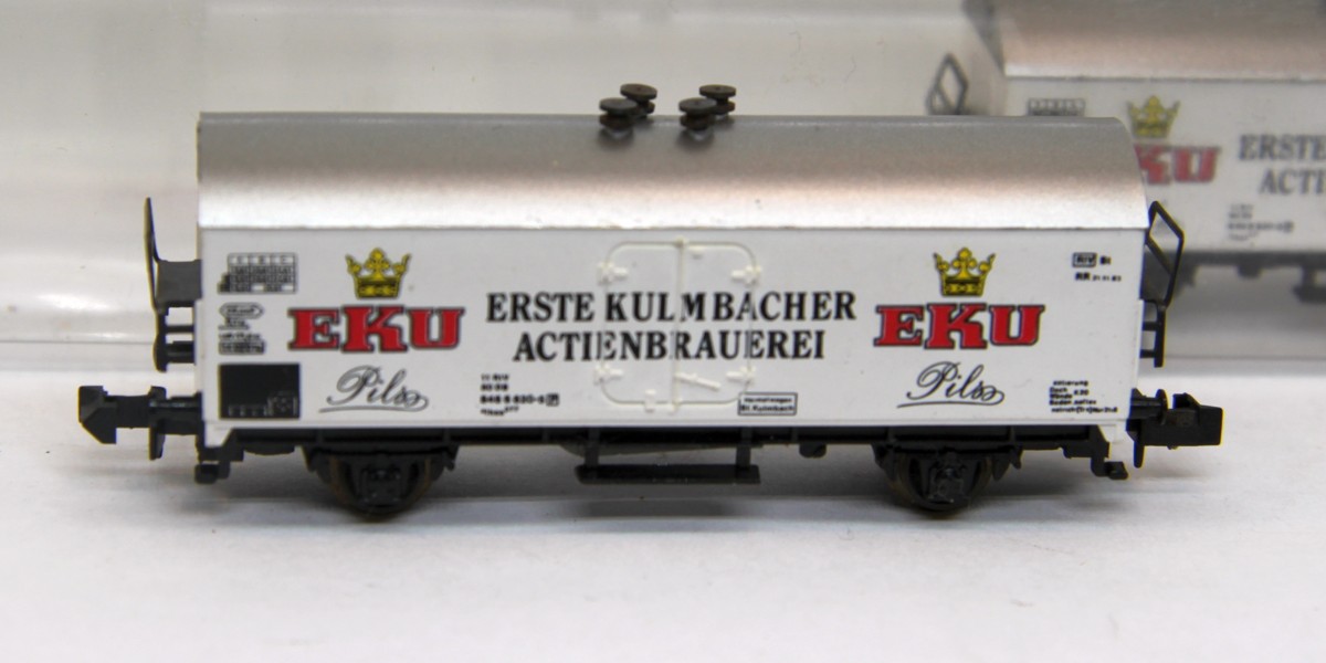 Ibertren 388, Kühlwagen (Bierwagen), Gattung/Bauart Ihss 377, 2-achsig, weiß, ´EKU - ERSTE KULMBACHER ACTIENBRAUEREI´, DC, Spur N, in ErsatzVP