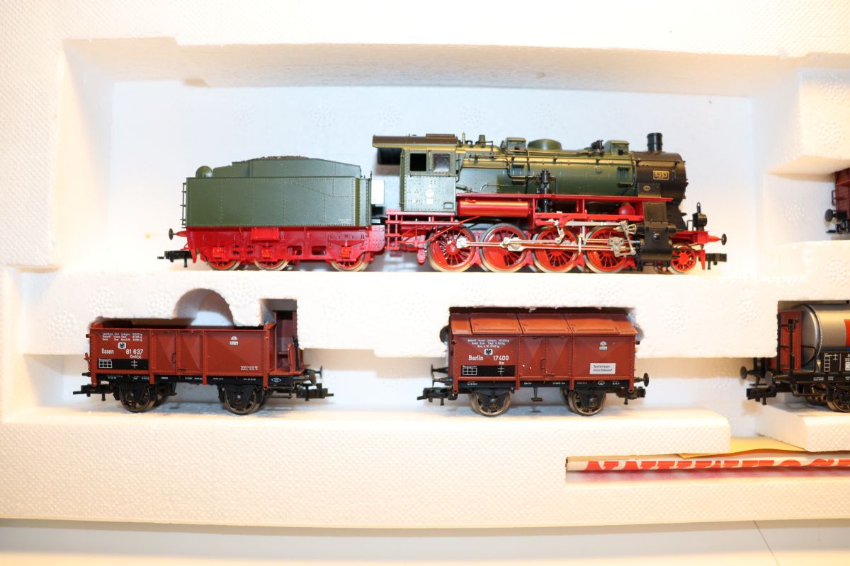 Fleischmann 4884, Güterzug der Preußischen Staatsbahnen, Dampflok mit Tender + 6 Gütwrwagen