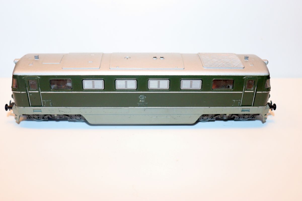 Kleinbahn SW22108, ÖBB Diesel Locomotive 2050.12, green, DC, 
