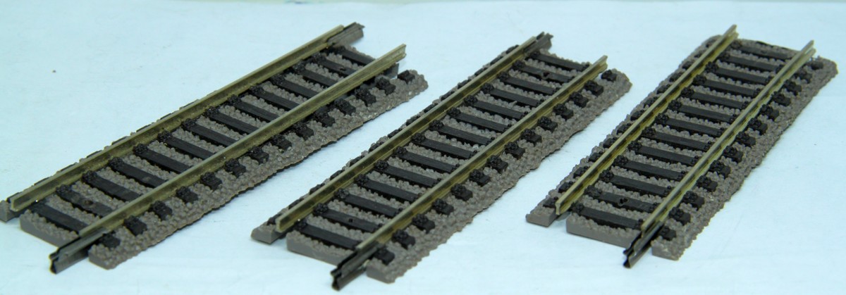 Gerades Gleis, Länge 100 mm (halbe Standardlänge), DC, Spur H0, ohne Originalverpackung, Teilweise stammen die Gleise aus einem Anlagen Rückbau. 