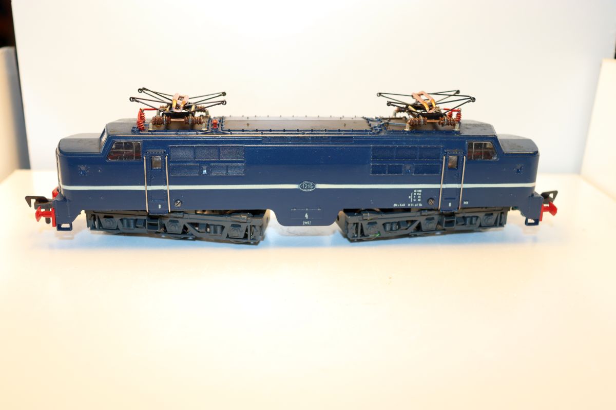 Fleischmann 4372, NS (Dutch State Railways) electric locomotive class 1215, blue, DC, for H0 gauge, 