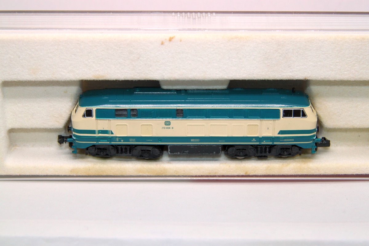 Fleischmann 7233, class 210 diesel locomotive, turquoise/beige, for N gauge, with original box