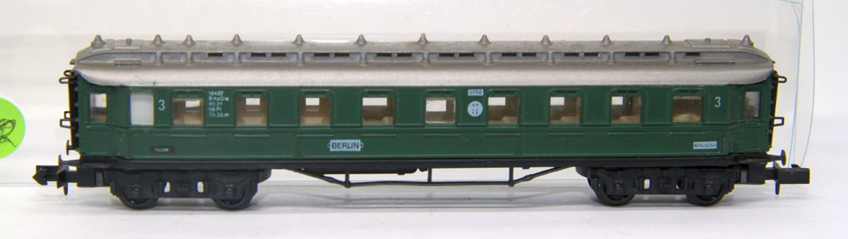  Arnold 3390, Personenwagen der DRG, 3.Klasse, grün, DC, Spur N, in ErsatzVP