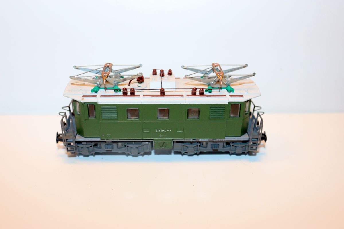 Kleinbahn SW21218 , ÖBB BR 1042.520 electric locomotive, red, DC, H0 gauge, 