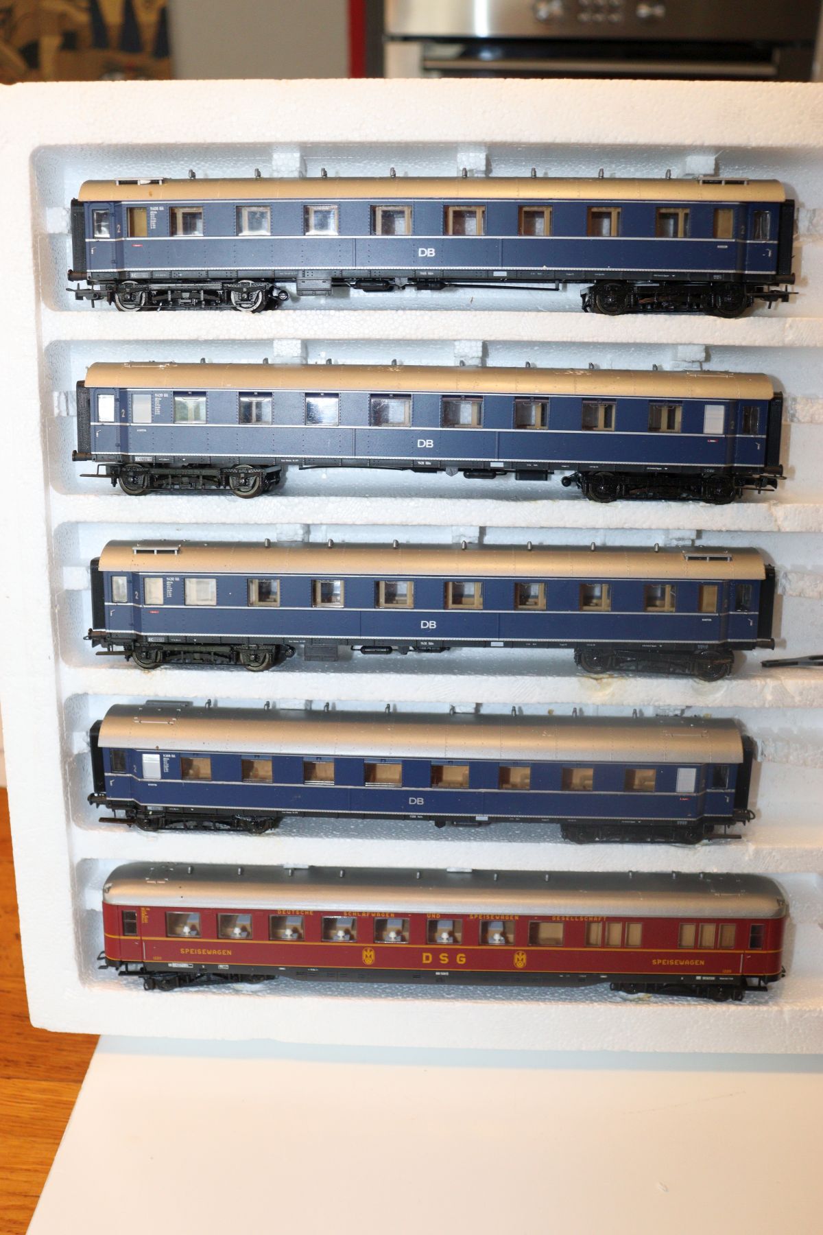 Liliput 835,  Personenwagen-Set 5-teilig der DB
