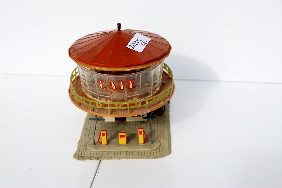 Model SW20054, petrol station with cafe, H0 gauge, (already assembled from kit), 