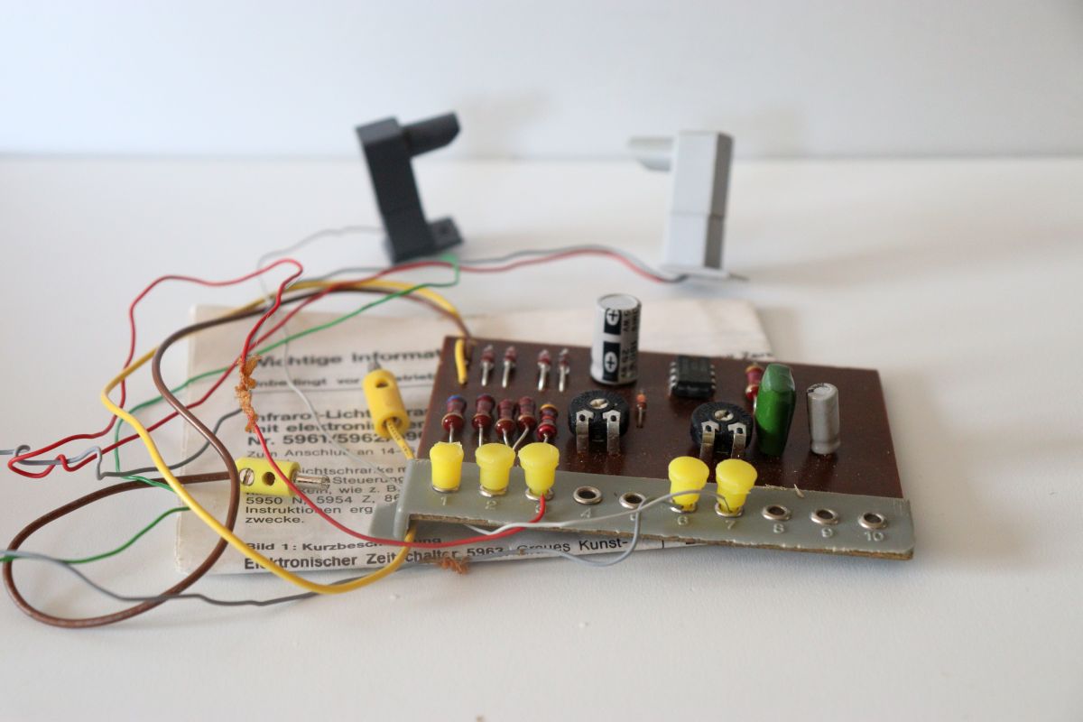 Busch 5962 und 5963, elektronischer Zeitschalter und elektronische Lichtschranke inklusive Einbauanleitung