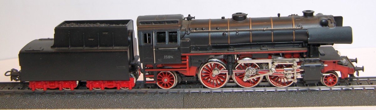 Märklin 3097, steam locomotive with tender, BR 23 of the DRG, black, road number 23 014, rivet tender,