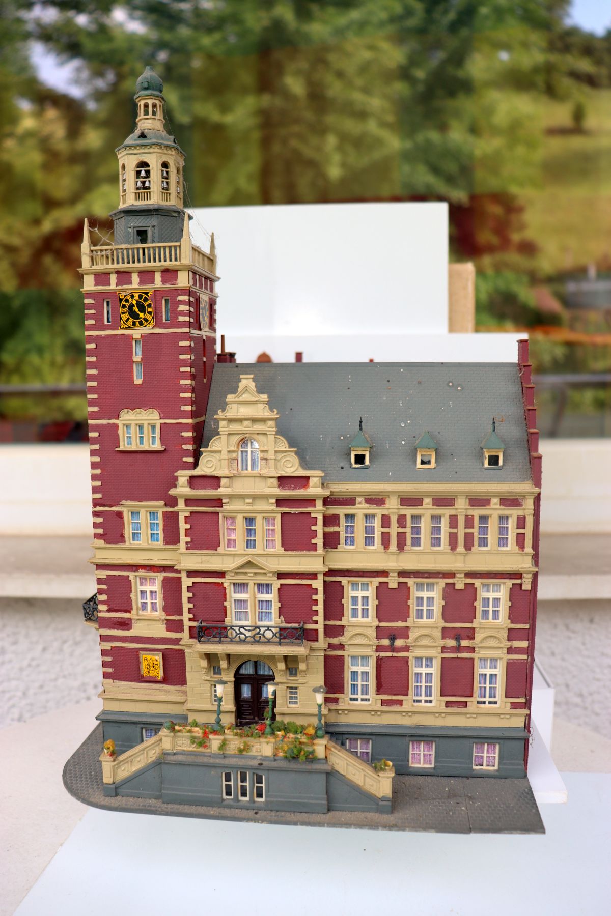 Model SW21973, Leer City Hall, for ?? gauge, illuminated, dimensions: approx. 29 cm × 23 cm × 35 cm (height)