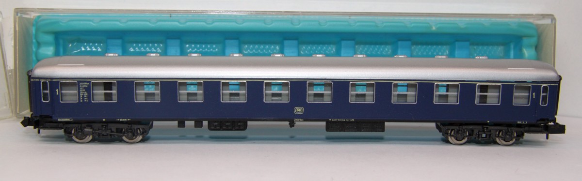 Atlas 2681, 1.Klasse Schnellzugwagen der DB, blau,DC, Spur N, in OVP