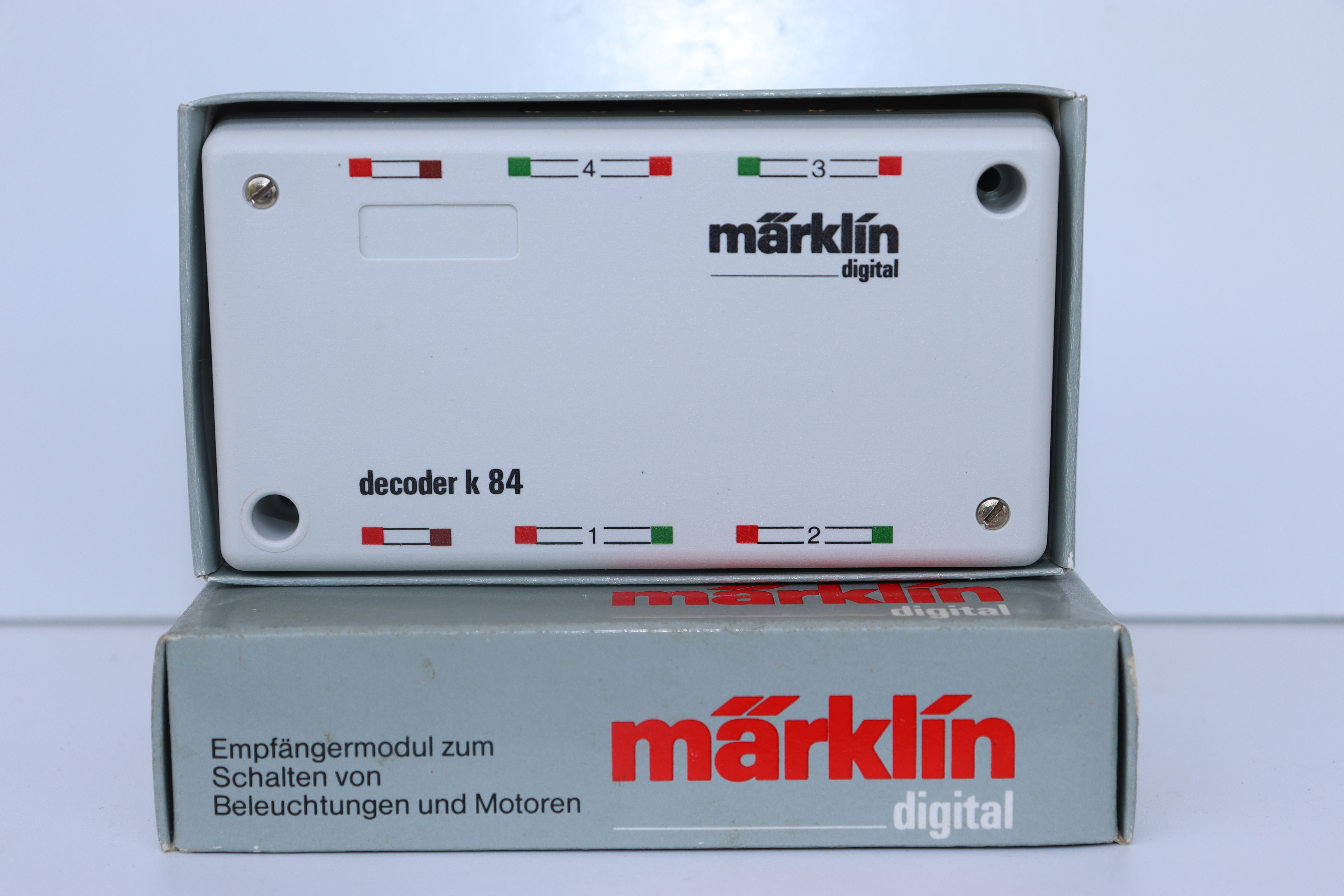Märklin 6084, Empfängermodul zum Schaltrn von Beleuchtungen und Motoren