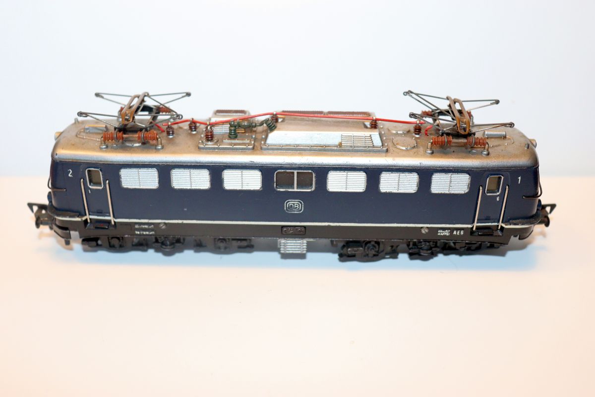 Fleischmann,  E-Lok E10 134 der DB, blau Metallgehäuse 