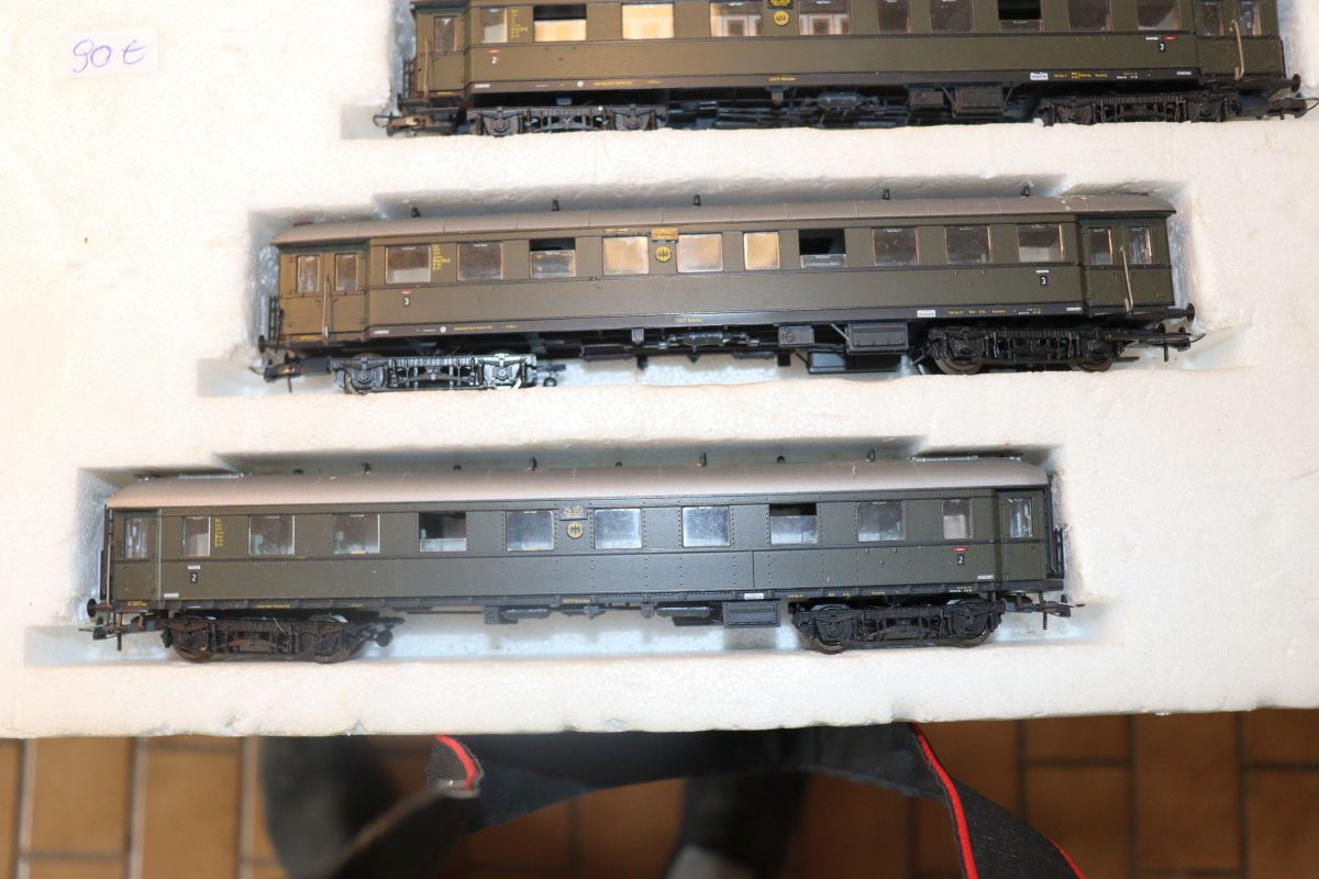 Roco  43032, Zugset Personenzug der DRG,  mit Elektrolok E44 064 und drei DRG-Personenwagen