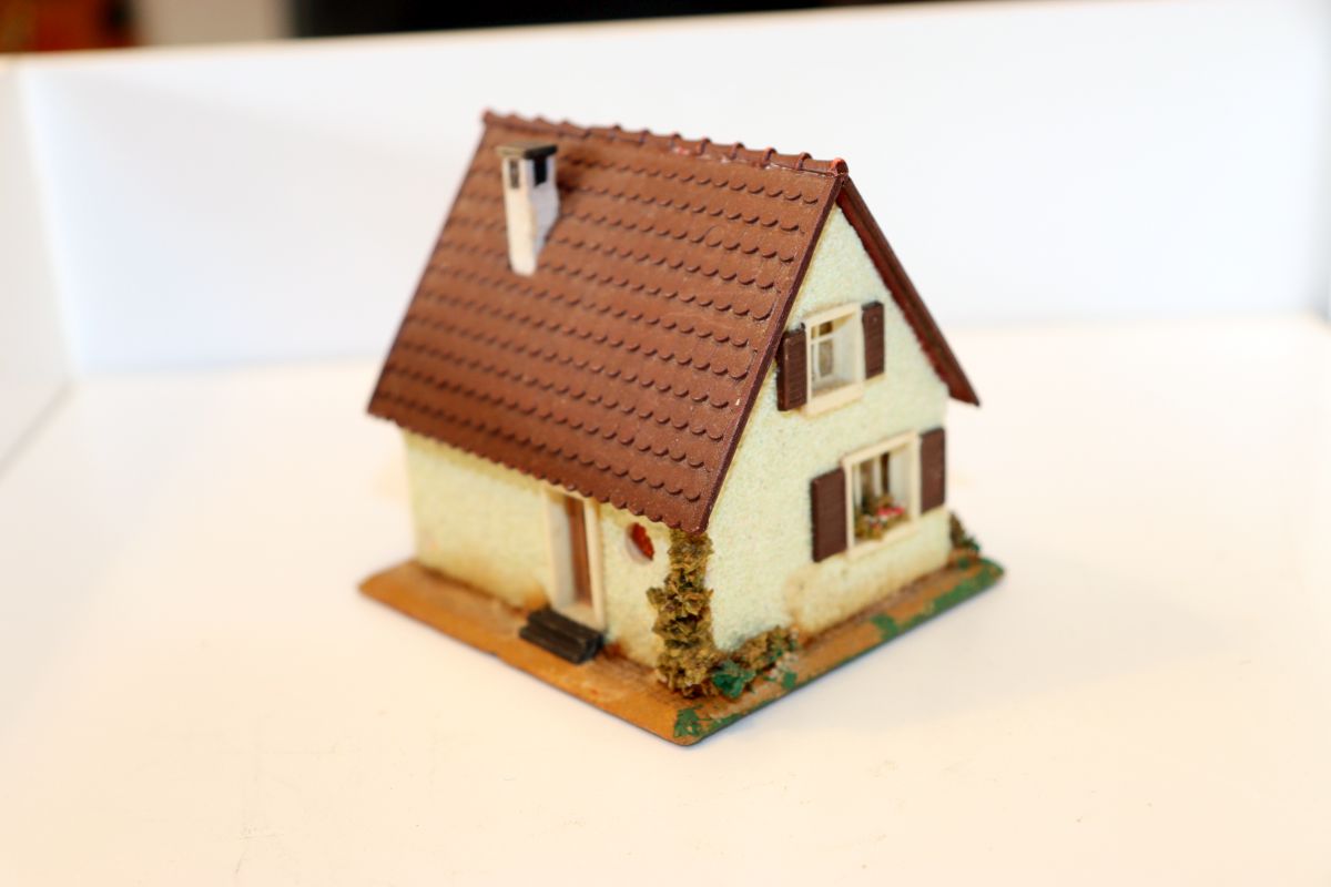 Model Kit SW21186, Old Faller Residential House (already assembled from kit, item comes from a dismantled layout), for H0 scale, 