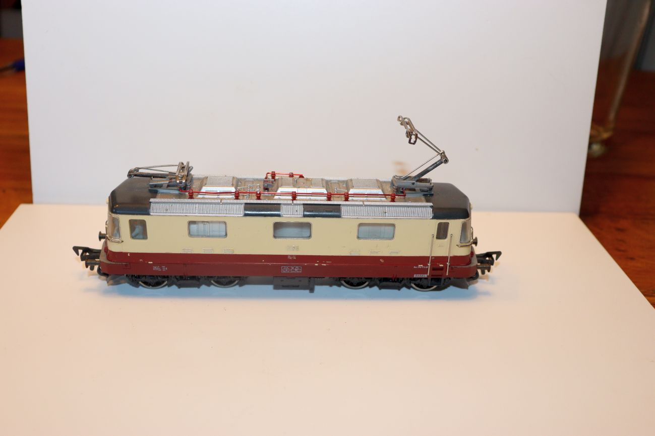 Fleischmann SW22105,  Re 4/4  E-Lok  11156, rot/beige,  TEE SBB-CFF (Schweiz)