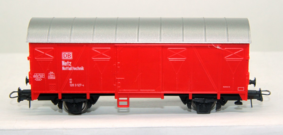 Roco 47330, DB Netz Notfalltechnik, gedeckter Wagen, rot