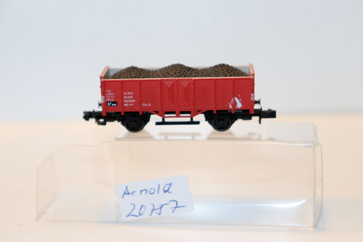 Arnold SW20757, Hochbordwagen, beladen mit Kohle, rot , DC, Spur N