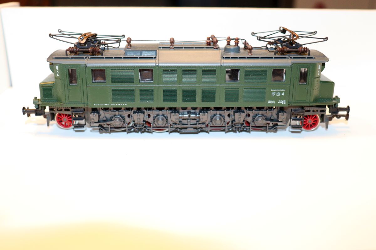 Rivarossi 1668, Elektrolok E117 121-4, der DB, grün, DC, für Spur H0, siehe Bilder