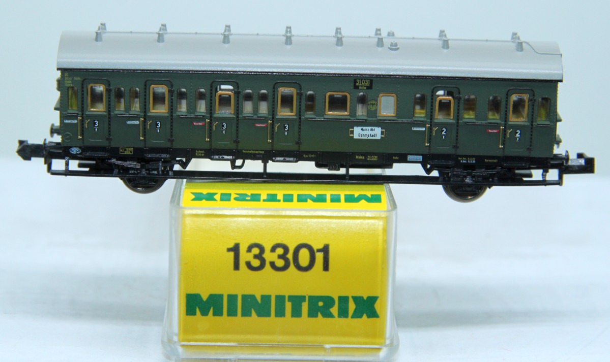 Minitrix 13301, Abteilwagen (Einheitsbauart) 2./3. Kl., Gattung/Bauart BC-21, 2-achsig, grün, DC, Spur N, in Originalverpackung