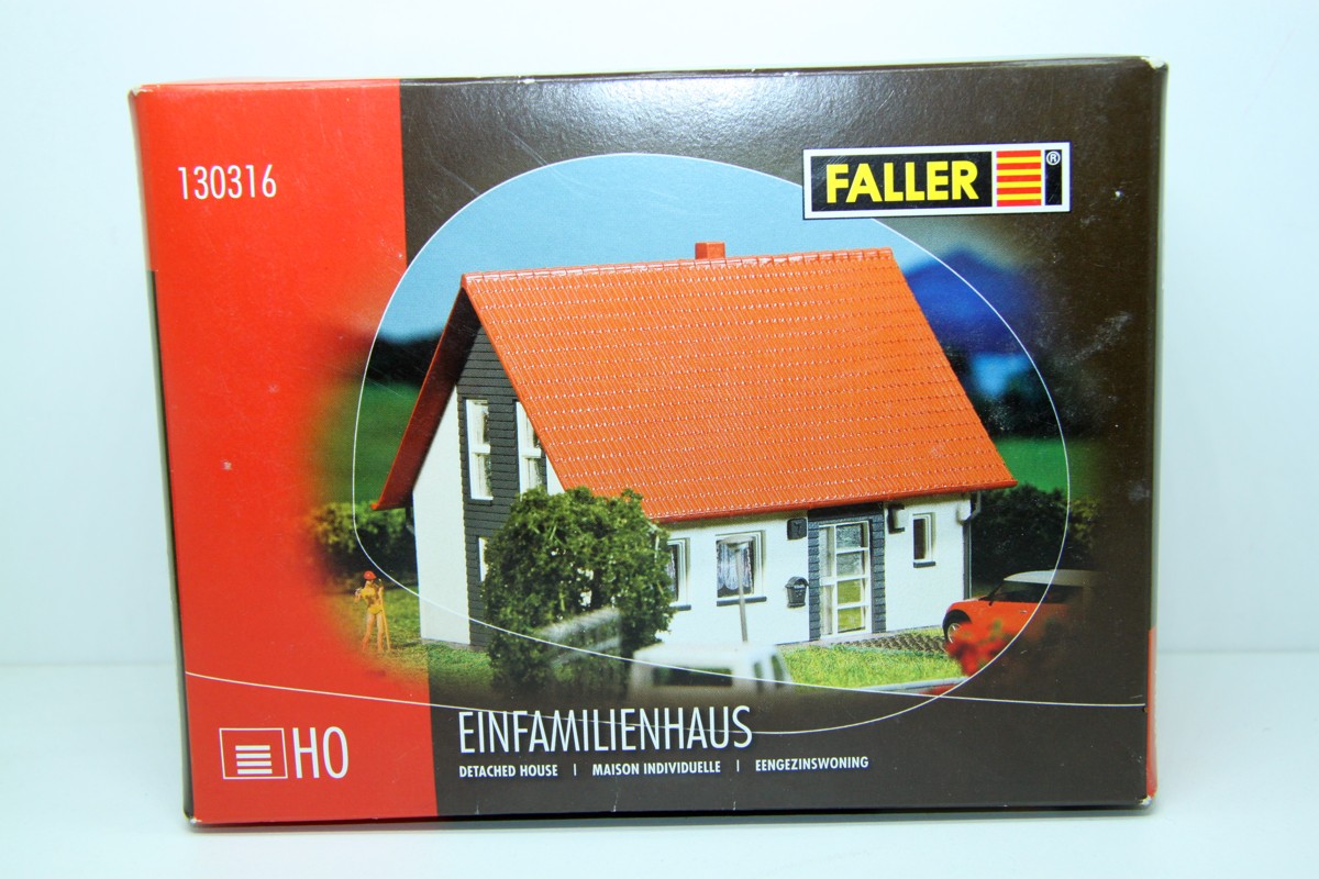 Faller 130316, Bausatz Einfamilienhaus, grau