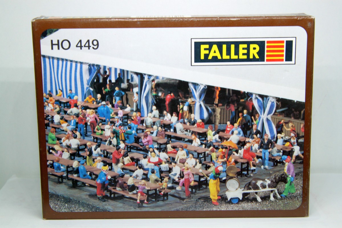 Faller 449, Brauerei-Bänke und -Tische, Epoche III Kopie