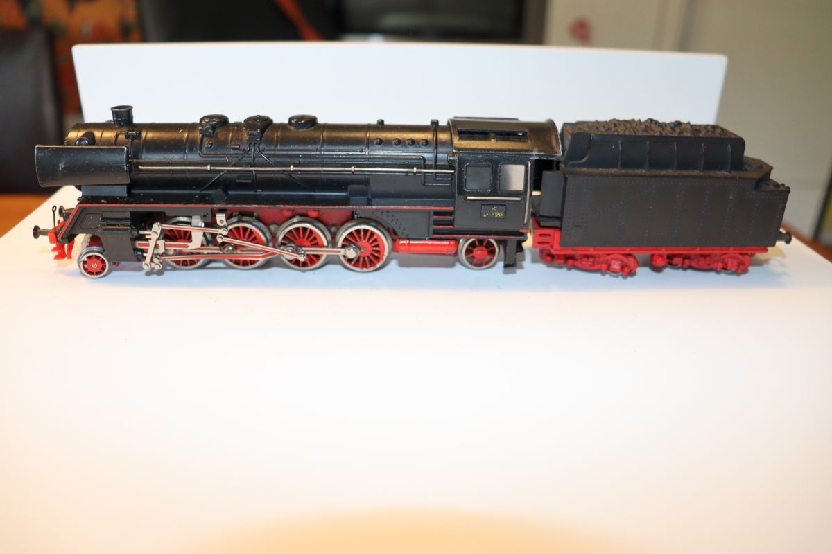 Fleischmann SW20852, Dampflok mit Tender BR 411364 der DB, "made in US Zone", DC, für Spur H0, siehe Bilder
