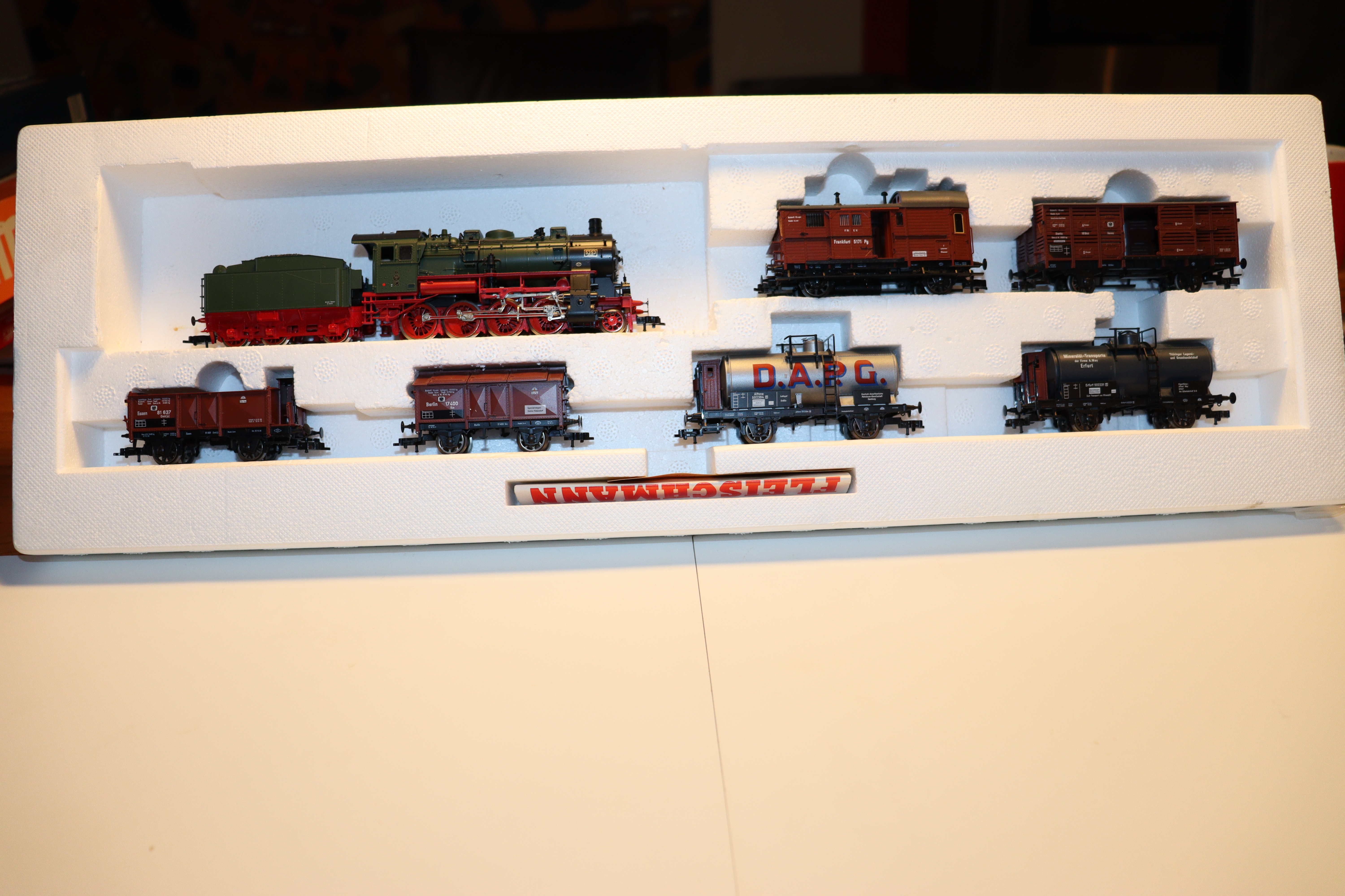 Fleischmann 4884, Güterzug der Preußischen Staatsbahnen, Dampflok mit Tender + 6 Gütwrwagen