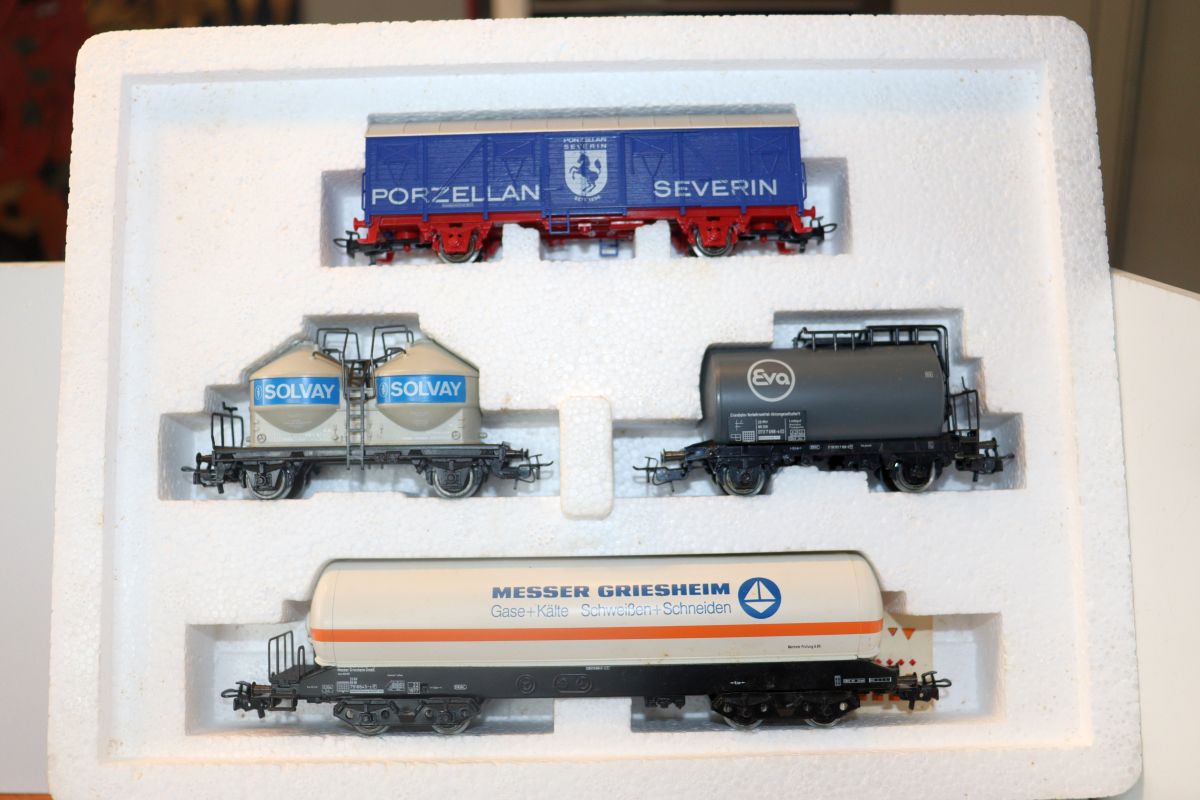 Märklin 4793, DB “West” Regional Car Set (all cars are special editions, not available individually),