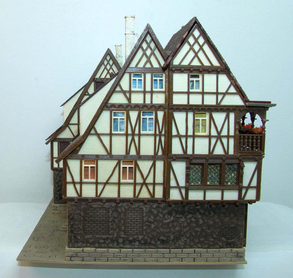Modellbau SW19720, half-timbered house 7, (already assembled from kit), for H0 gauge, without original packaging, see pictures