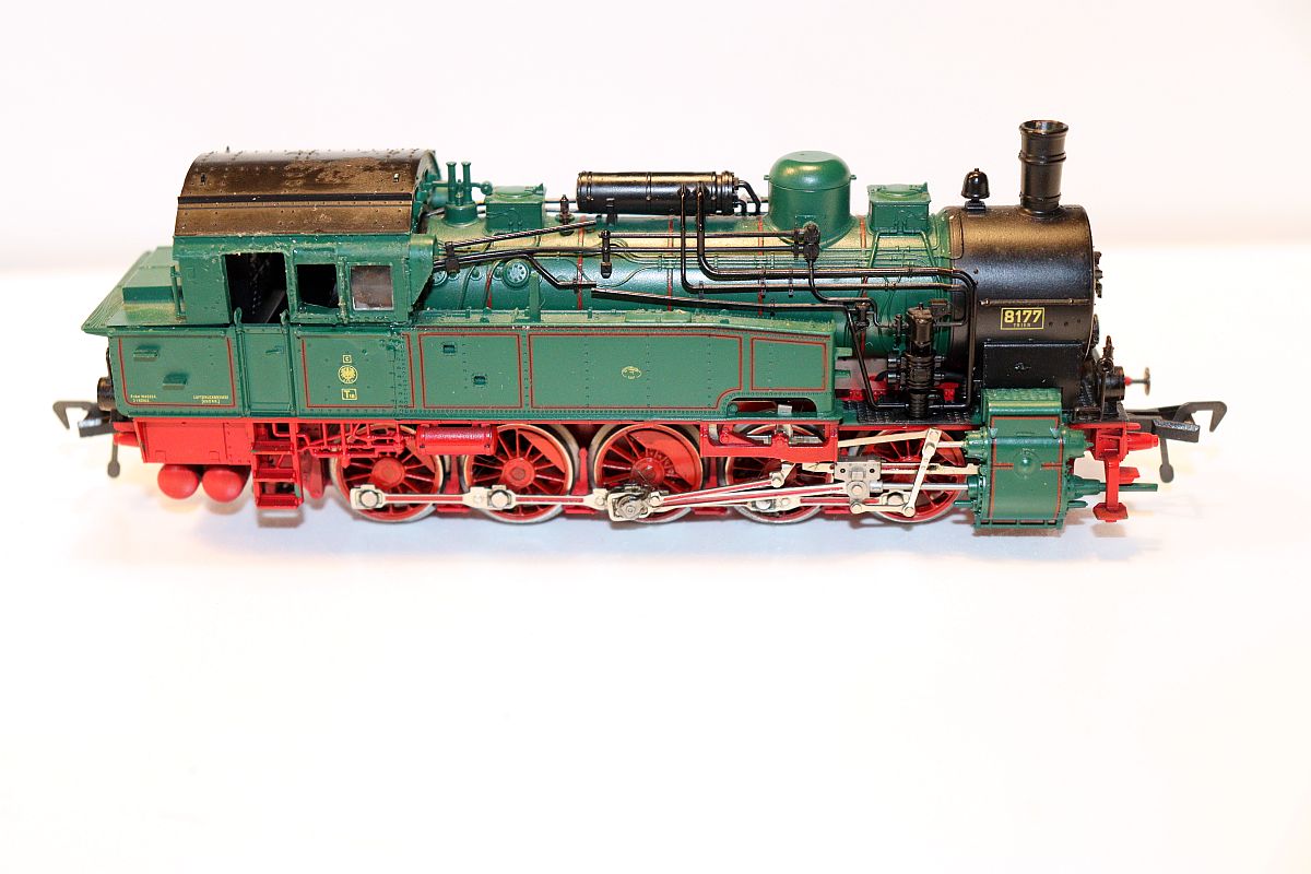 Fleischmann, SW20806, Dampflokomotive BR 8177, grün/schwarz, DC, Spur H0