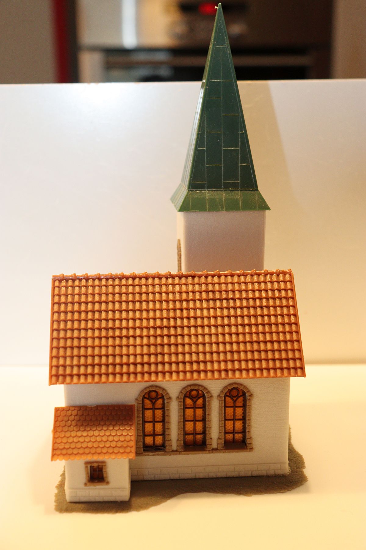 Model SW20676, large church with square steeple, (already assembled from kit), for H0 scale
