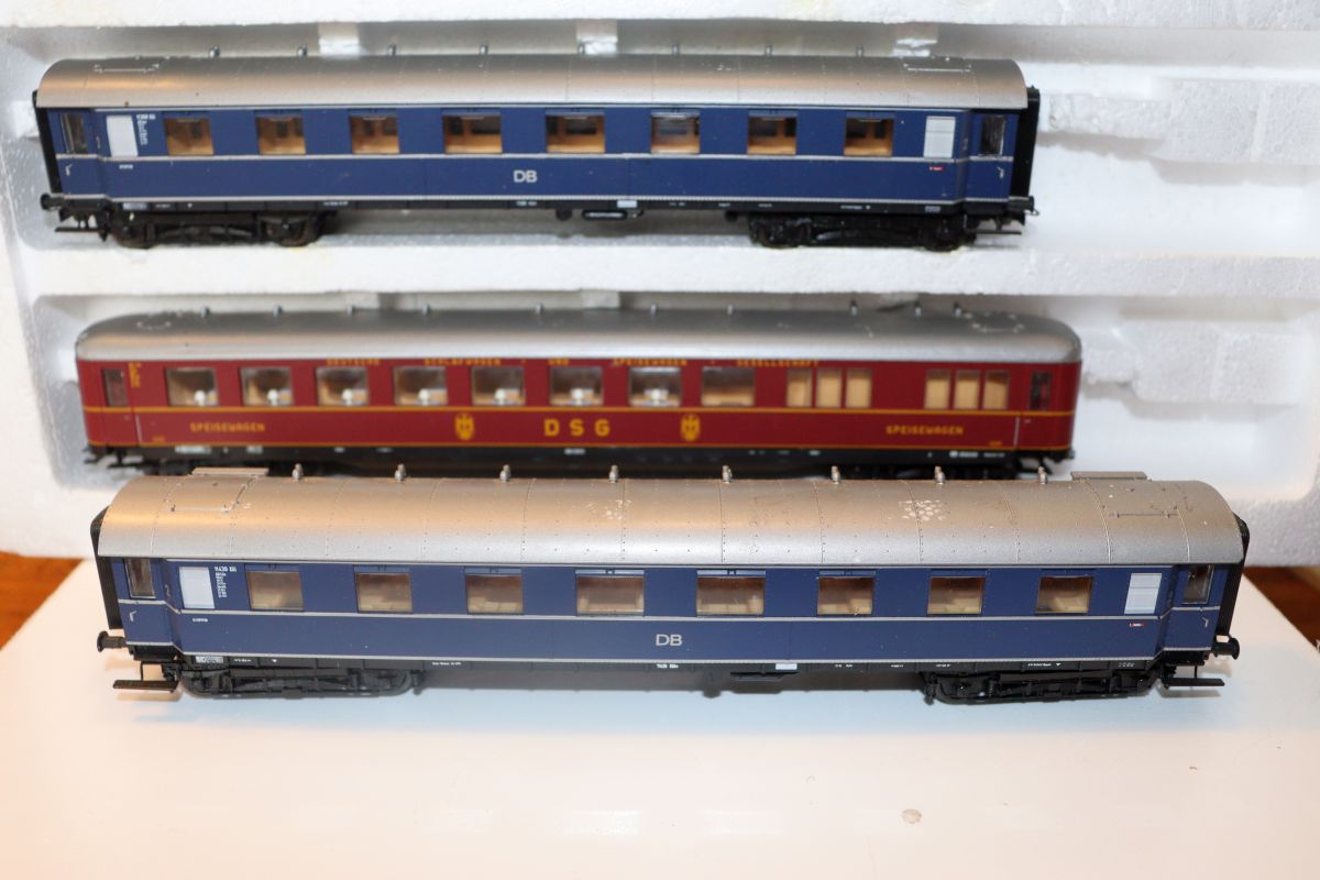 Liliput 835,  Personenwagen-Set 5-teilig der DB