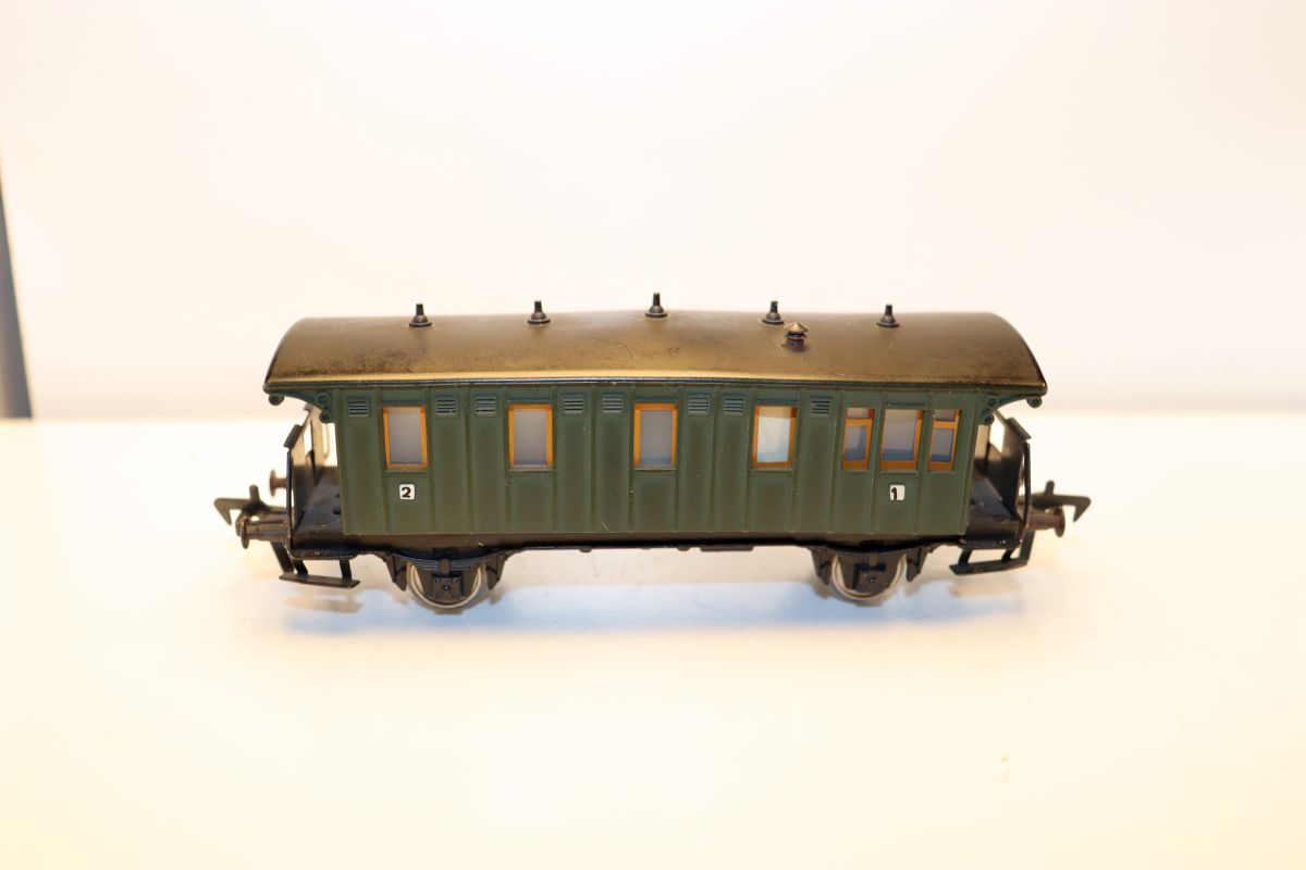 Fleischmann SW21264, passenger car, green, vintage, DC, for H0 gauge, see pictures