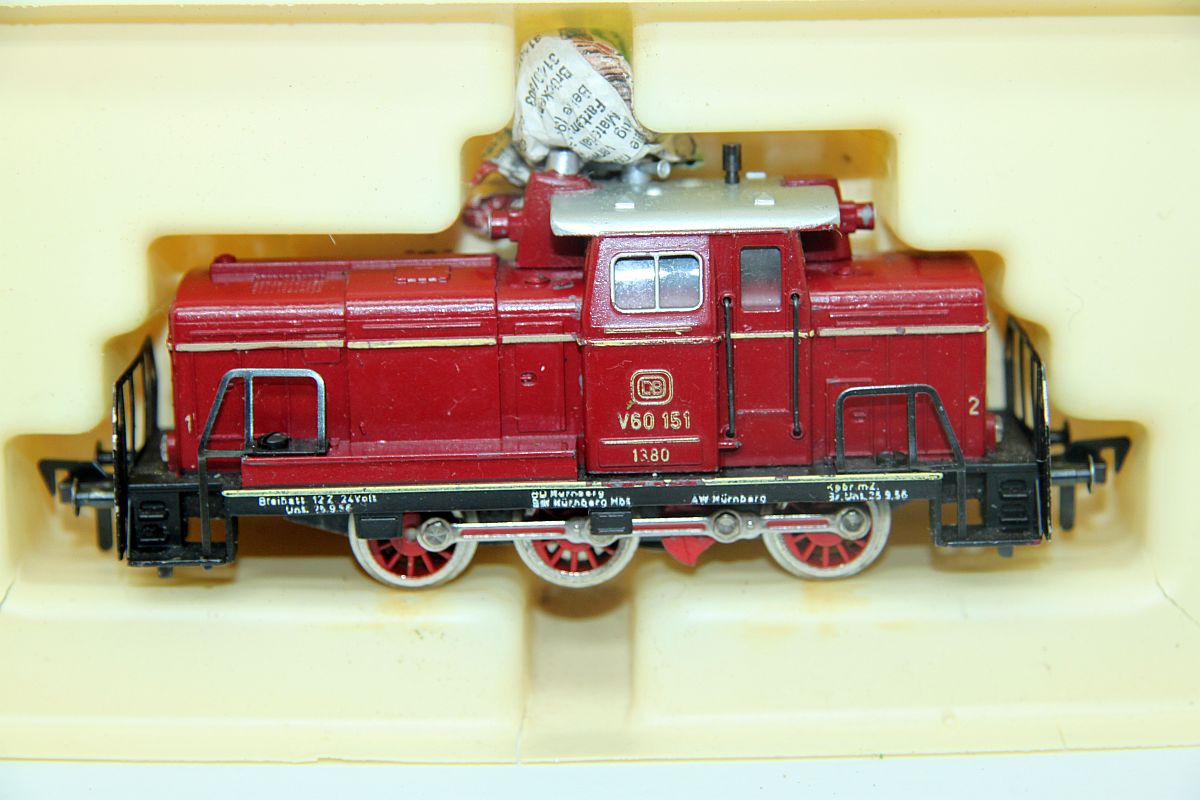 Fleischmann 1380, locomotive diesel loco V60 151, red, DC, H0 gauge,