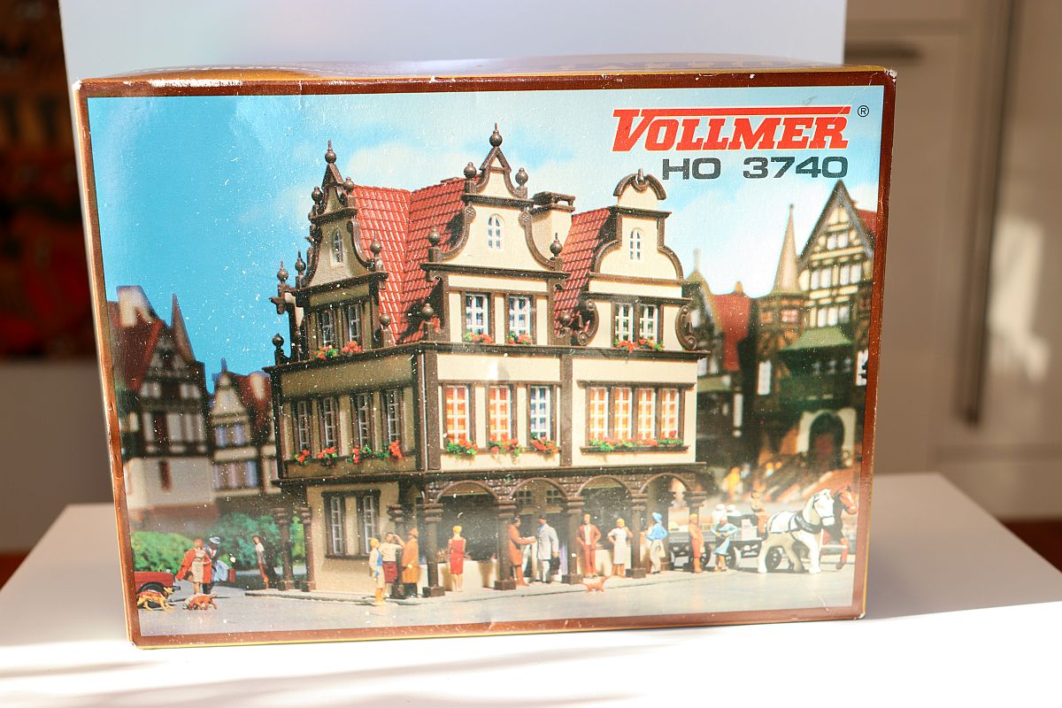 Vollmer 3740, Building kit, Residential house town house merchant's house, for H0 scale,