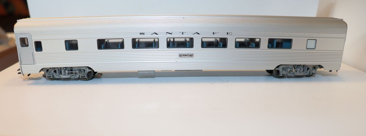 Märklin 43601, US-Streamliner Coach, "Santa Fe 2862", Aluminium, AC, für Spur H0, mit zusätzlicher Beleuchtung Kopie