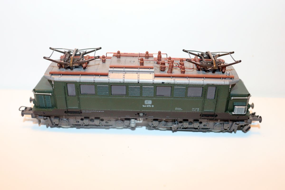 Roco 4131, Elektro-Lok BR 144 075-9 der DB, grün