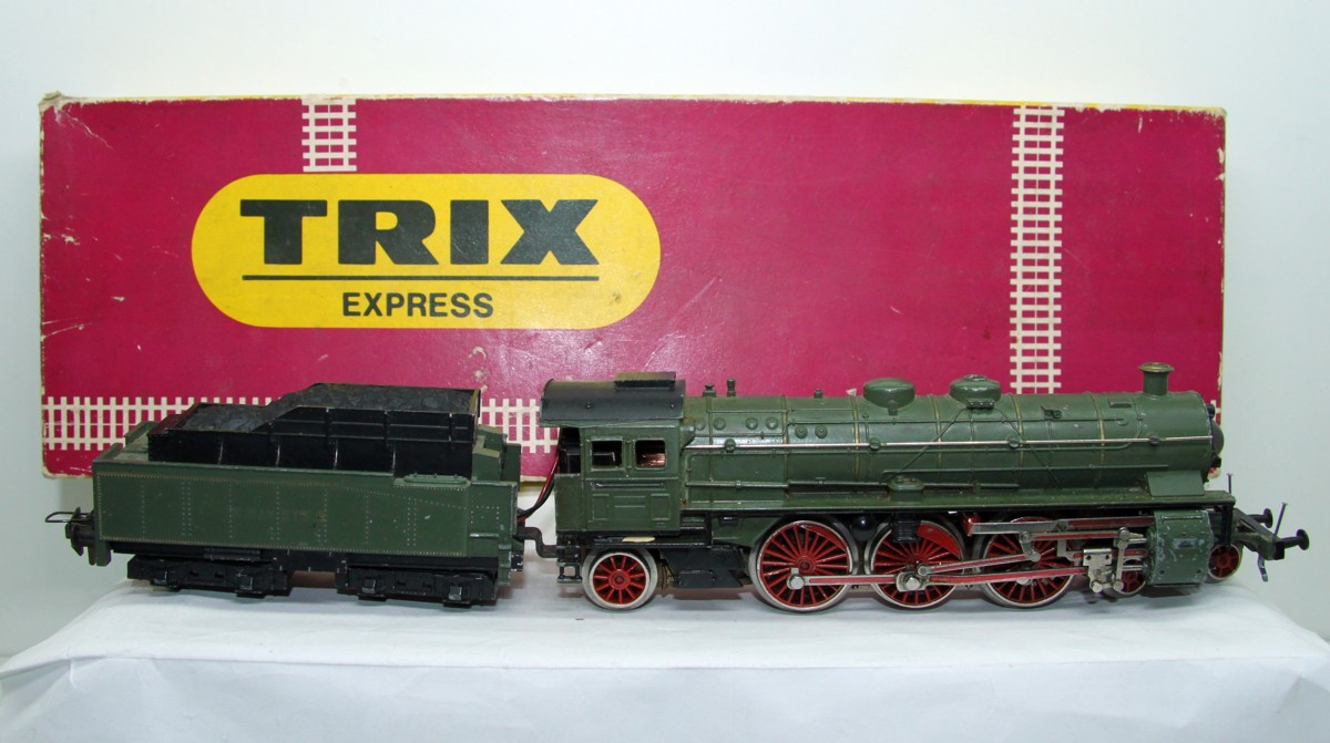 Trix Express Dampflok mit Tender, K.Bay.Sts.B. SW 15549, grün, bespielt, lag ca. 40 Jahre im Karton, eine Funktionsprüfung konnte mangels Trafo nicht durchgeführt werden, siehe Bilder, DC, Spur H0, mit Originalverpackung