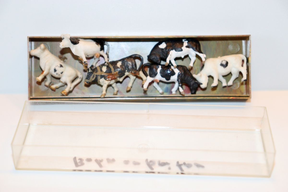 Model Figure Set No. 227, various standing cows, 6 pieces for H0 scale, in replacement packaging