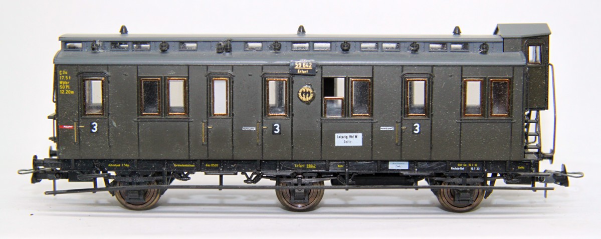  Roco 44505, Abteilwagen mit Bremserhaus der DRG, 3. Klasse (3-achsig), Epoche II, DC, Spur H0, mit Ersatzverpackung 