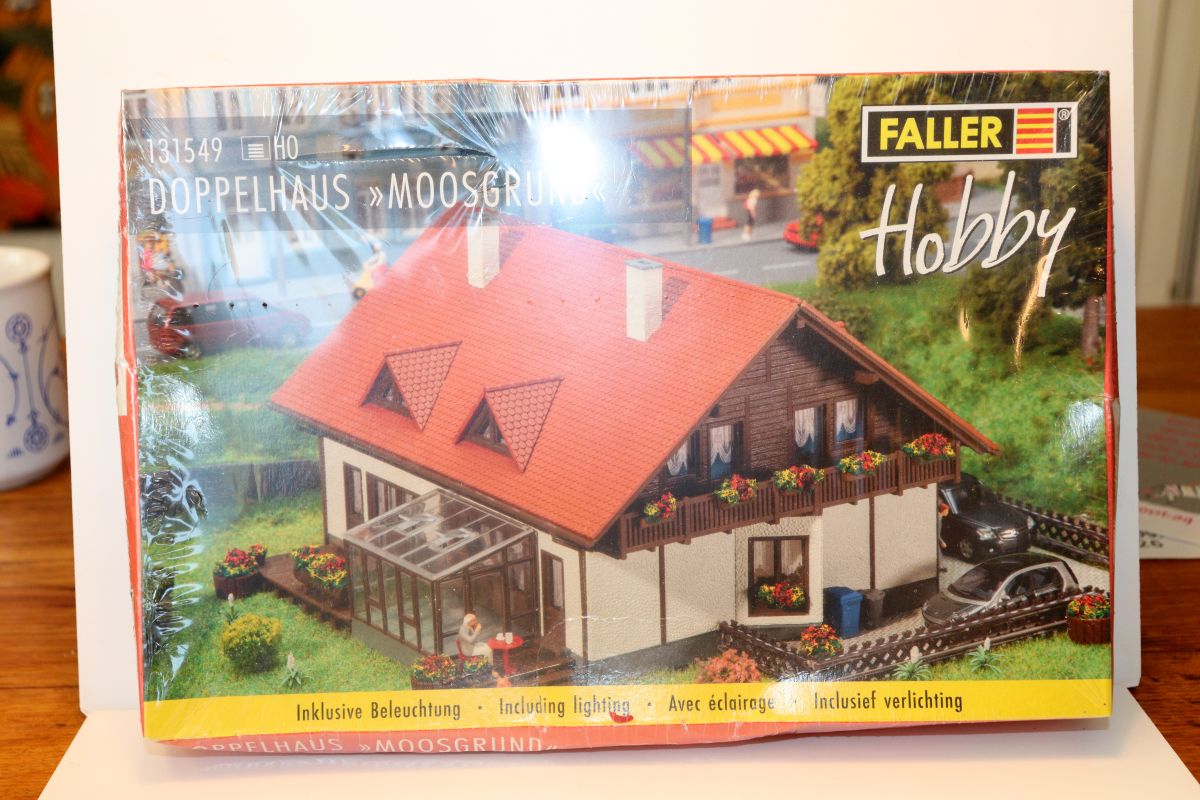 Faller 131549, Bausatz: Doppelhaus Moosgrund, Epoche IV, für Spur H0
