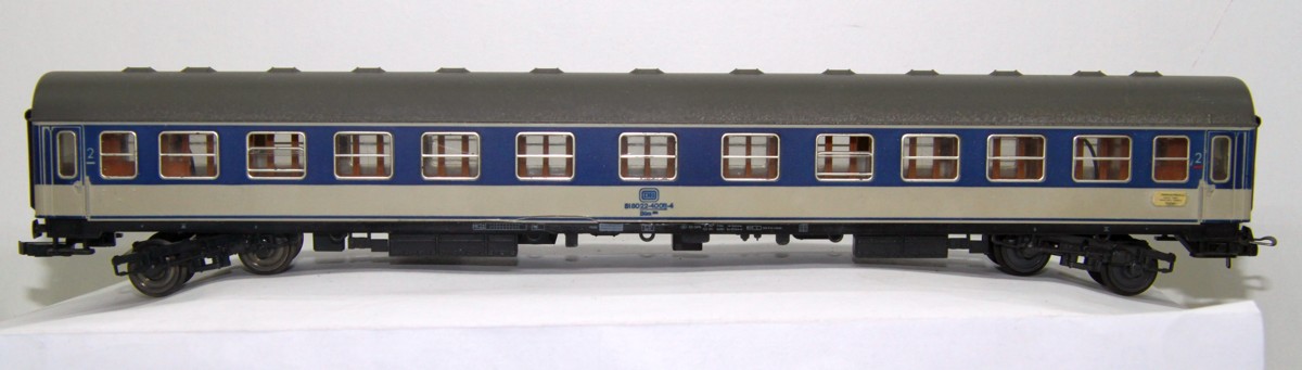  D-Zugwagen der DB, blau/grau, Mit Aufschrift "518022-40011-4", Vorbereitung Beleuchtung, DC, Spur H0, mit Ersatzverpackung